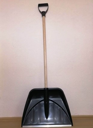 Лопата снегоуборочная ПРОТЕКС "ПРОФИ", 555х410 мм, планка, черный